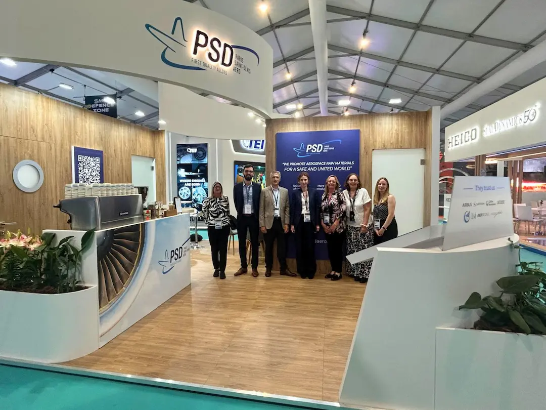 Équipe PSD Aero sur son stand au Farnborough International Airshow 2026